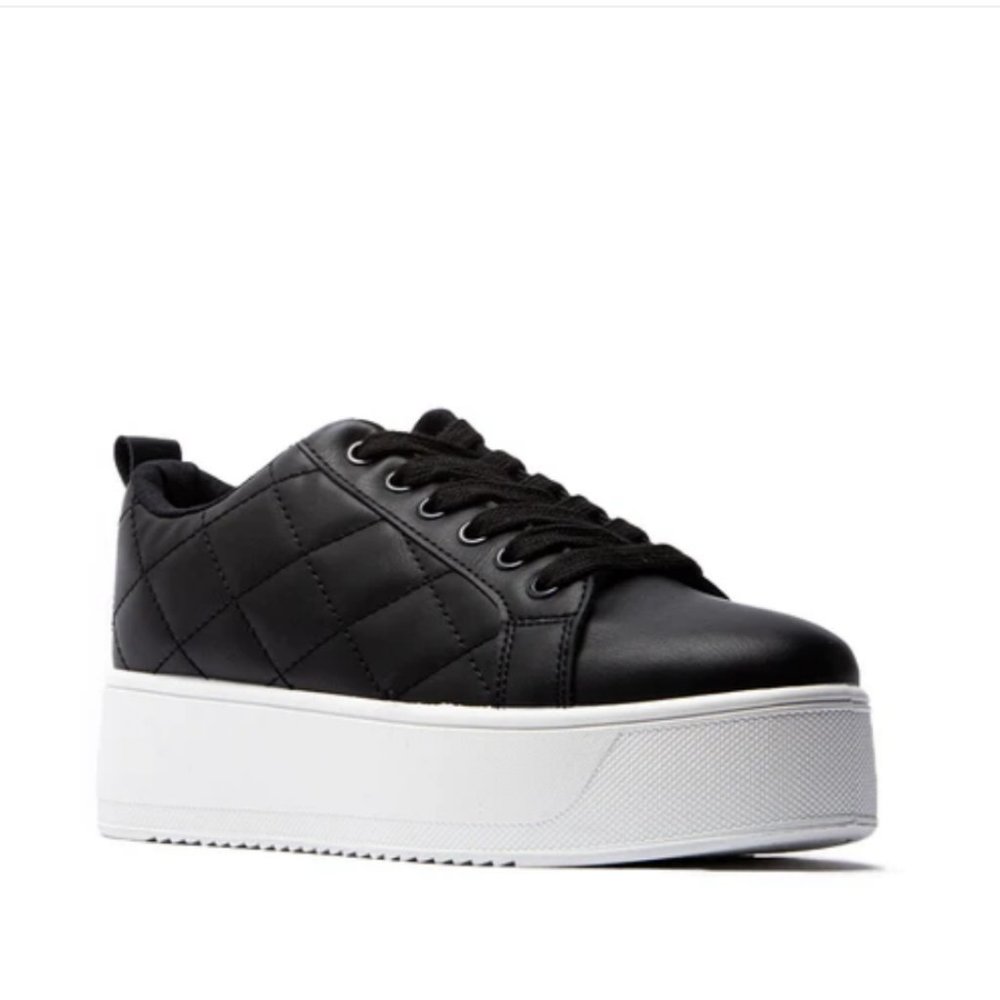 !! NEW !! Black Quilted Vegan Leather Platform Sneakers - Picture 8 of 9